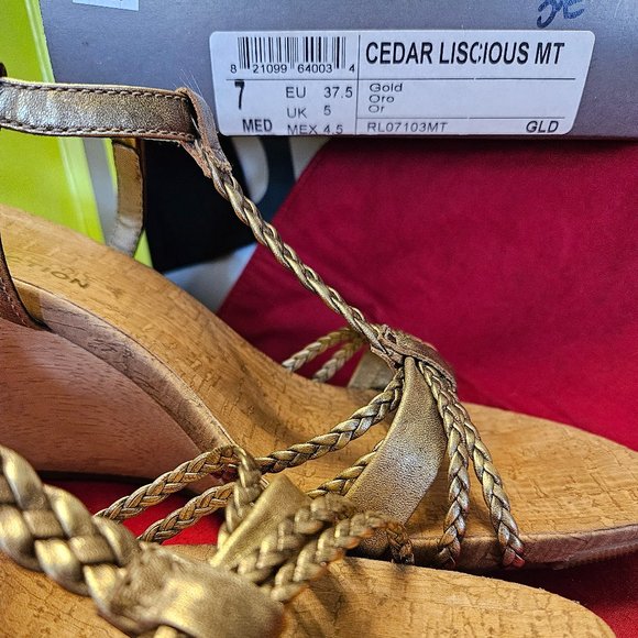 Kenneth Cole Reaction Metallic Gold Strappy Braided Wedge Shoes Size 7 Medium - Picture 6 of 6